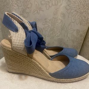 VAMIDA ESPADRILLE WEDGE SANDAL, Sz 7, Blue